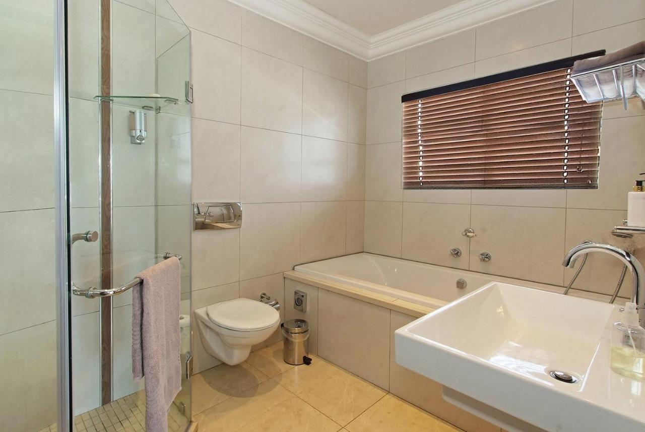 Ushaka Manor Guest House Дърбан Екстериор снимка
